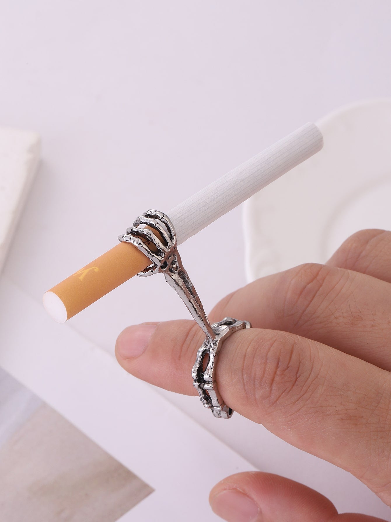 1Pc Personality Skeleton Hand Holding a Cigarette Ring Zinc Alloy Antique Silver