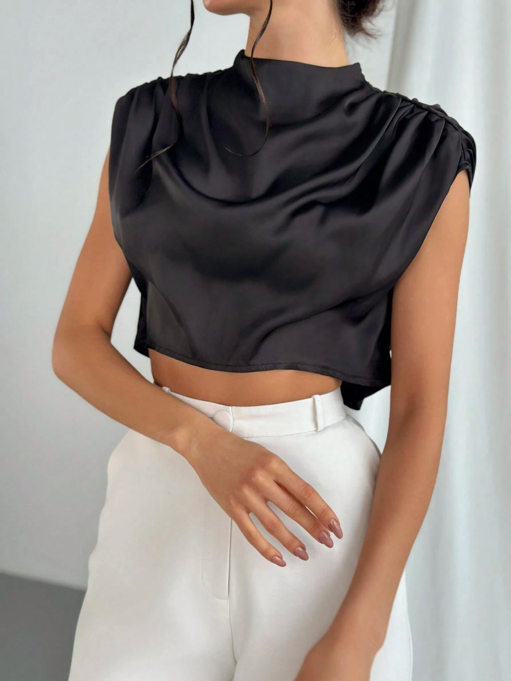 Firerie Women'S Solid Color Stand Collar Blouse with Pleats,Ladies Casual,Elegant Ruched Cap Sleeve Stand Collar Regular Fit Crop Black Batwing Sleeve Top Women Blouses,Spring/Summer,Casual Daily Wear