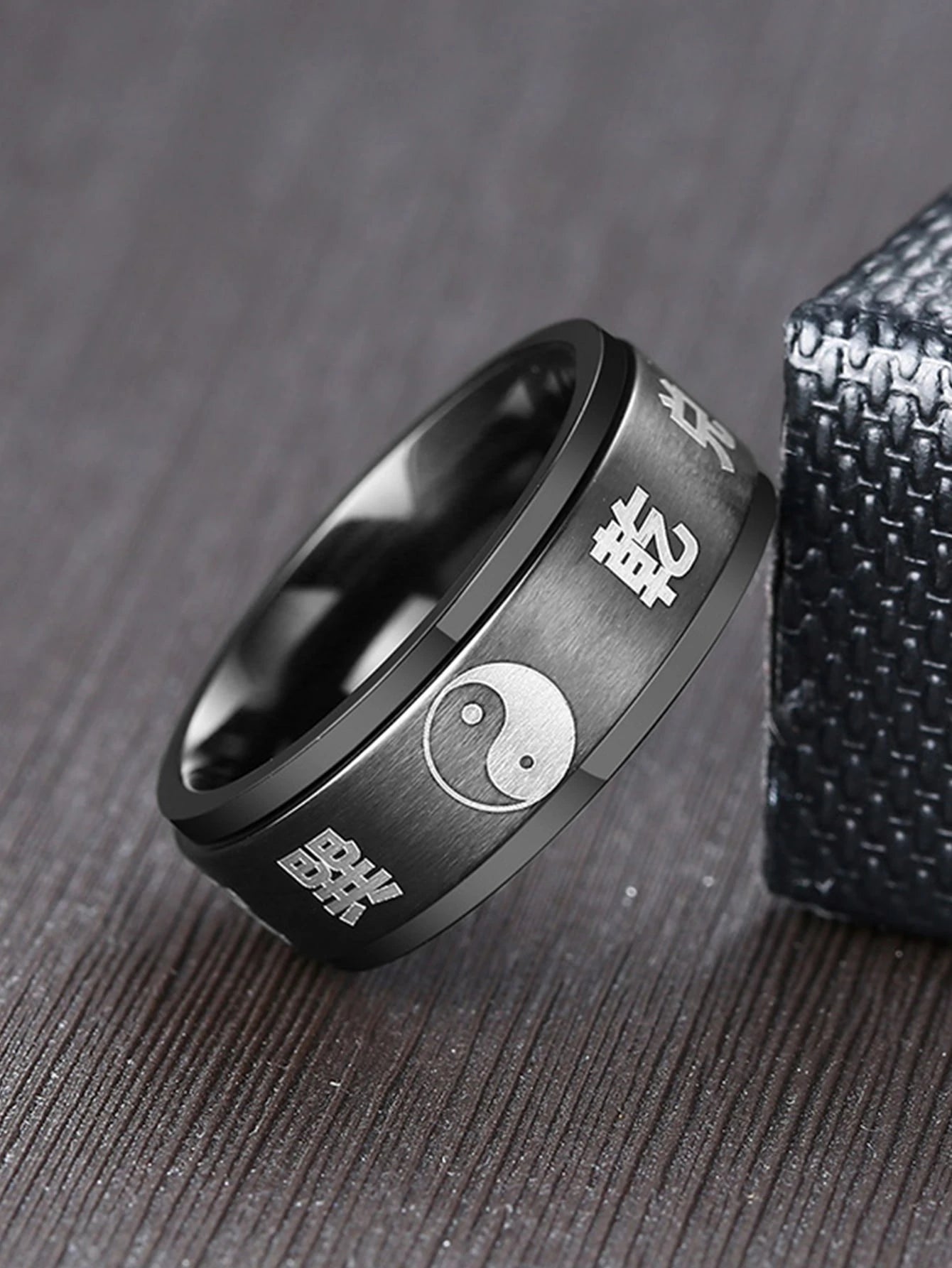 Fashionable and Popular Men Yin & Yang Pattern Ring Stainless Steel for Jewelry Gift and for a Stylish Look