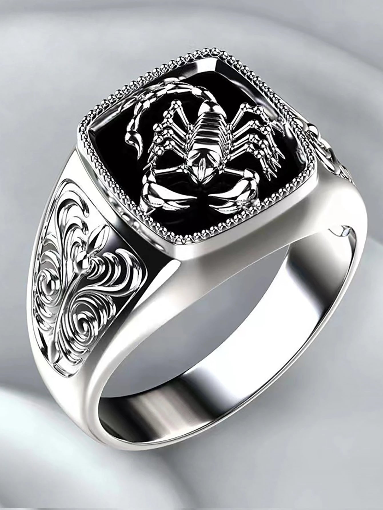 1Pc Patterned Scorpion Shaped Ring with Stylish and Unique Design Gift