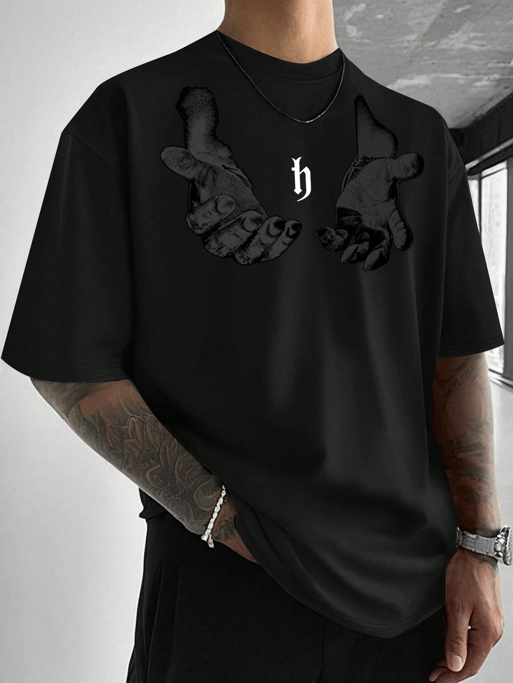 Manfinity EMRG Men Hand Print round Neck Short Sleeve Oversized Casual T-Shirt, for Going Out