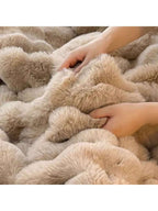 Luxury Thick Plush Faux Rabbit Fur Throw Blanket Ultra-Plush Cozy Soft Decorative Blanket Use for Couch Bed Travel