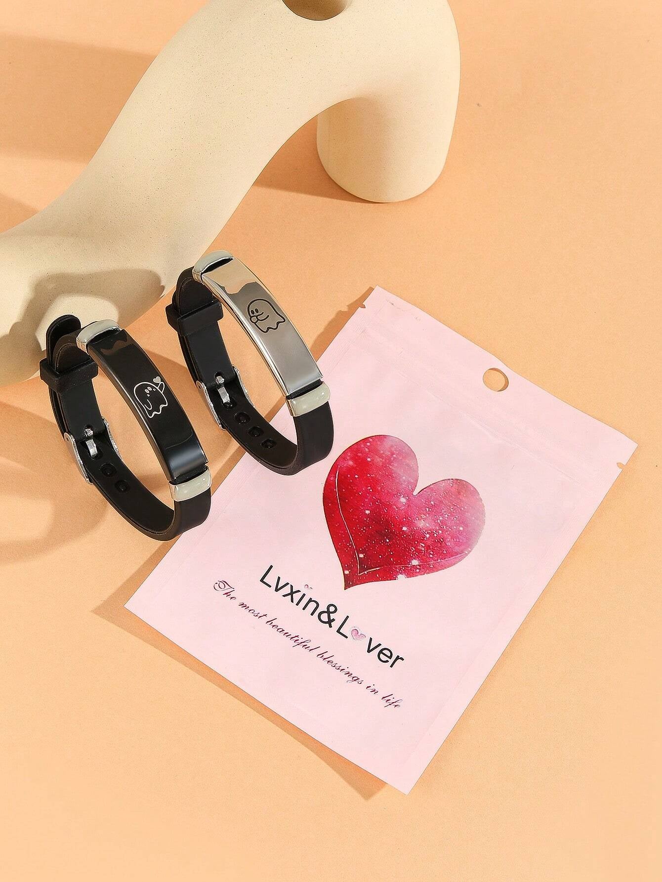 ATLVXJL 2Pcs/Set Couple Matching Bracelets Blow Kisses to Show Love Know You Love You Patternblack Silvery Stainless Steel Jewelry Set Charm Silicone Bracelet Luminous Glow in the Dark for Women Valentine'S Day Gift or Loved Ones Holiday Couple Gifts