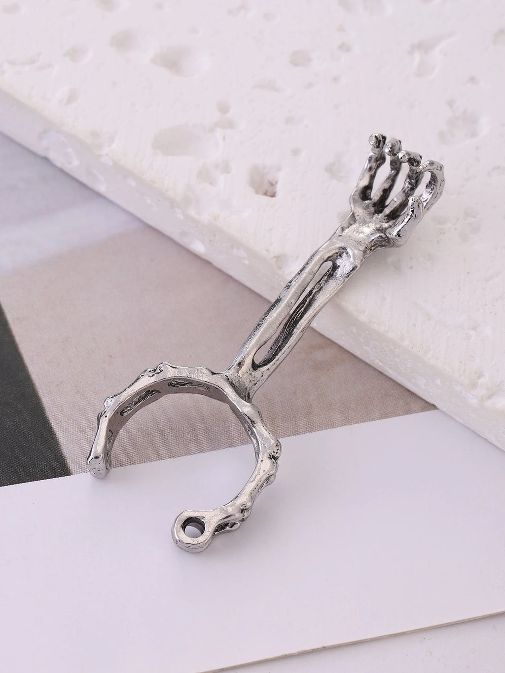 1Pc Personality Skeleton Hand Holding a Cigarette Ring Zinc Alloy Antique Silver
