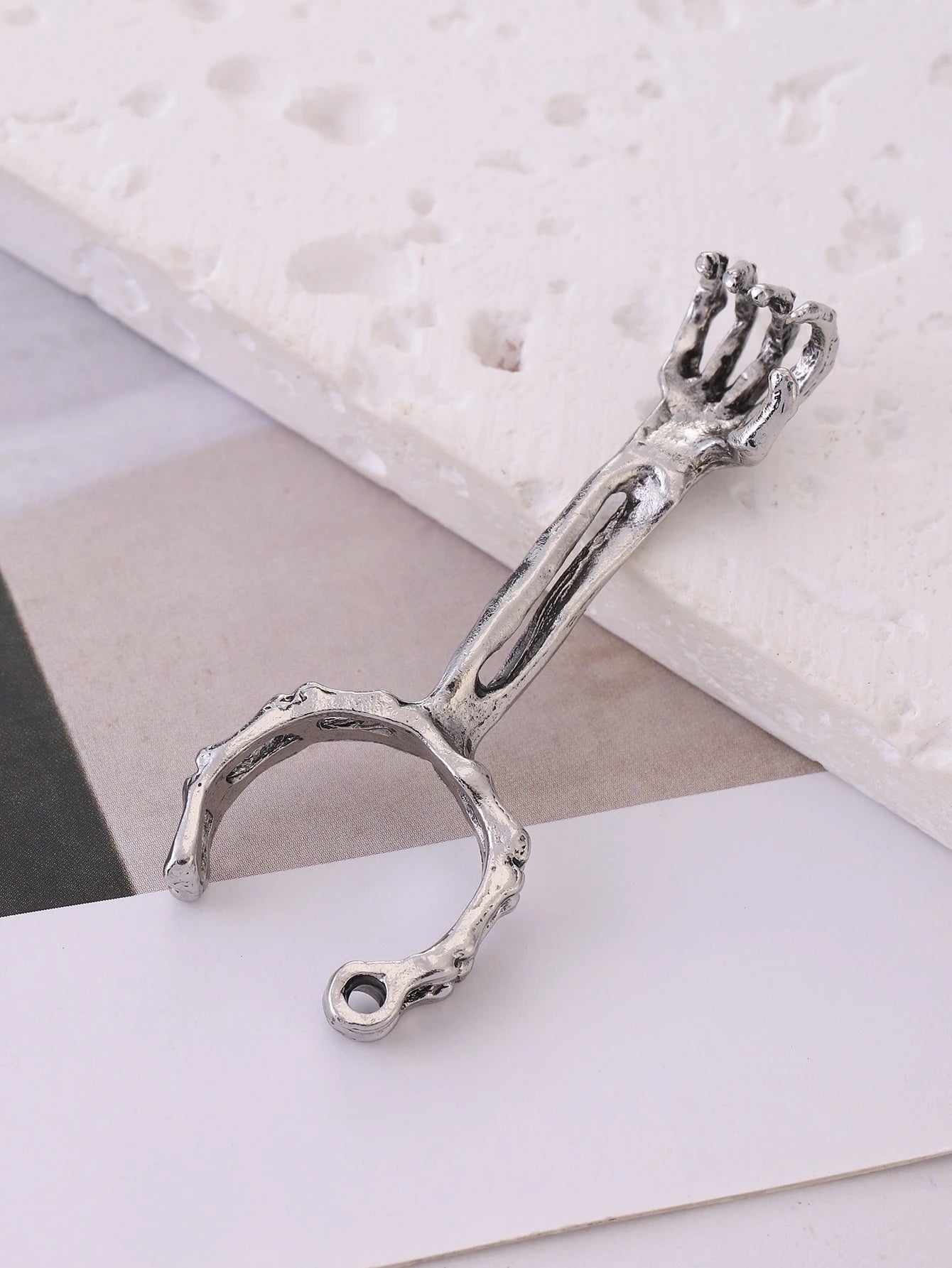 1Pc Personality Skeleton Hand Holding a Cigarette Ring Zinc Alloy Antique Silver
