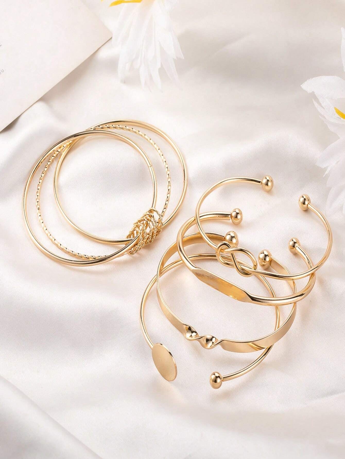 5Pcs/Set Vintage Exaggerated Wide Cuff Bracelet Set, Gold Smooth Asymmetrical Bangle and Bracelets, Suitable Gift for Girlfriends and Friends