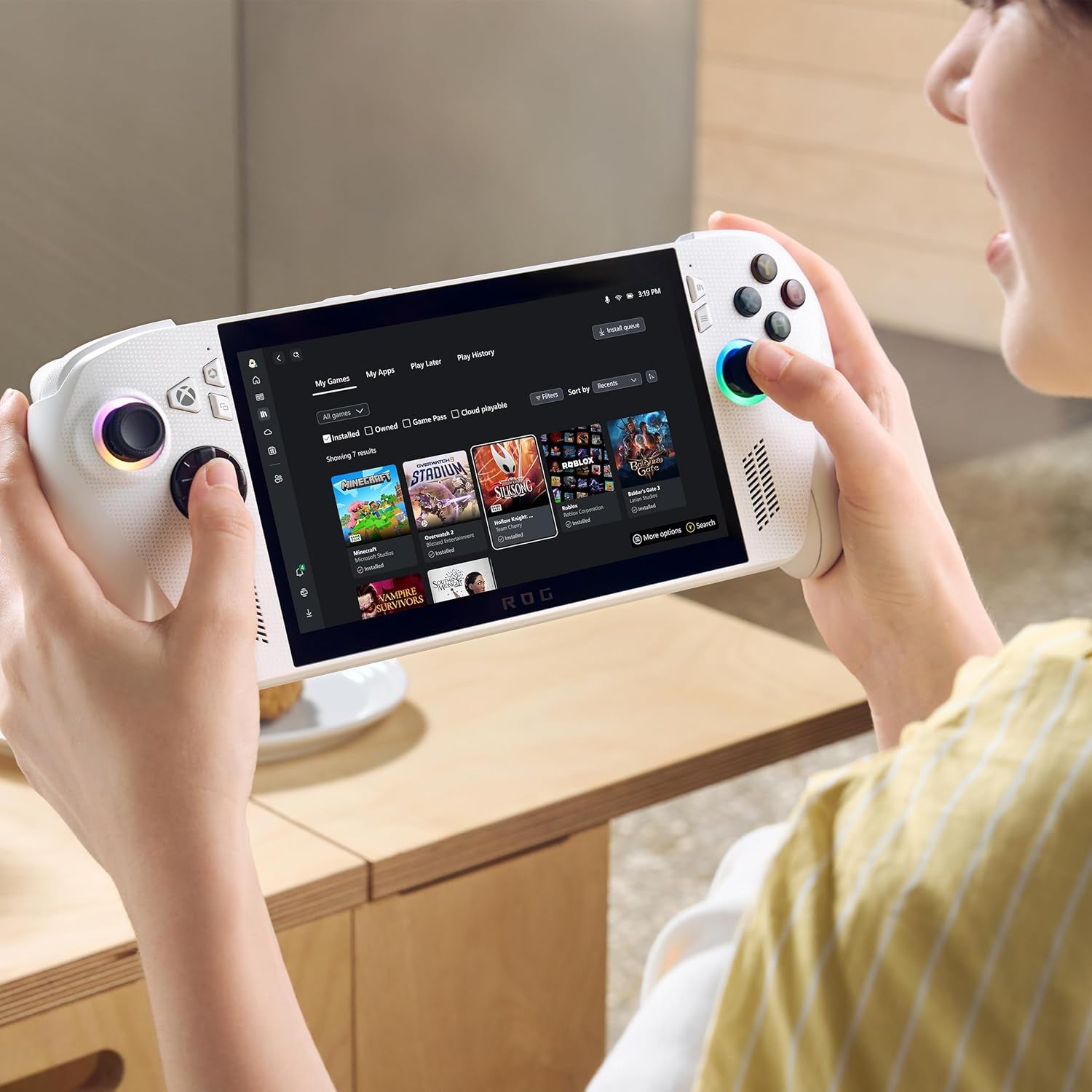 ROG Xbox Ally 7” 1080P 120Hz Gaming Handheld Touchscreen AMD Ryzen™ Z2 a 16GB RAM 512GB SSD White