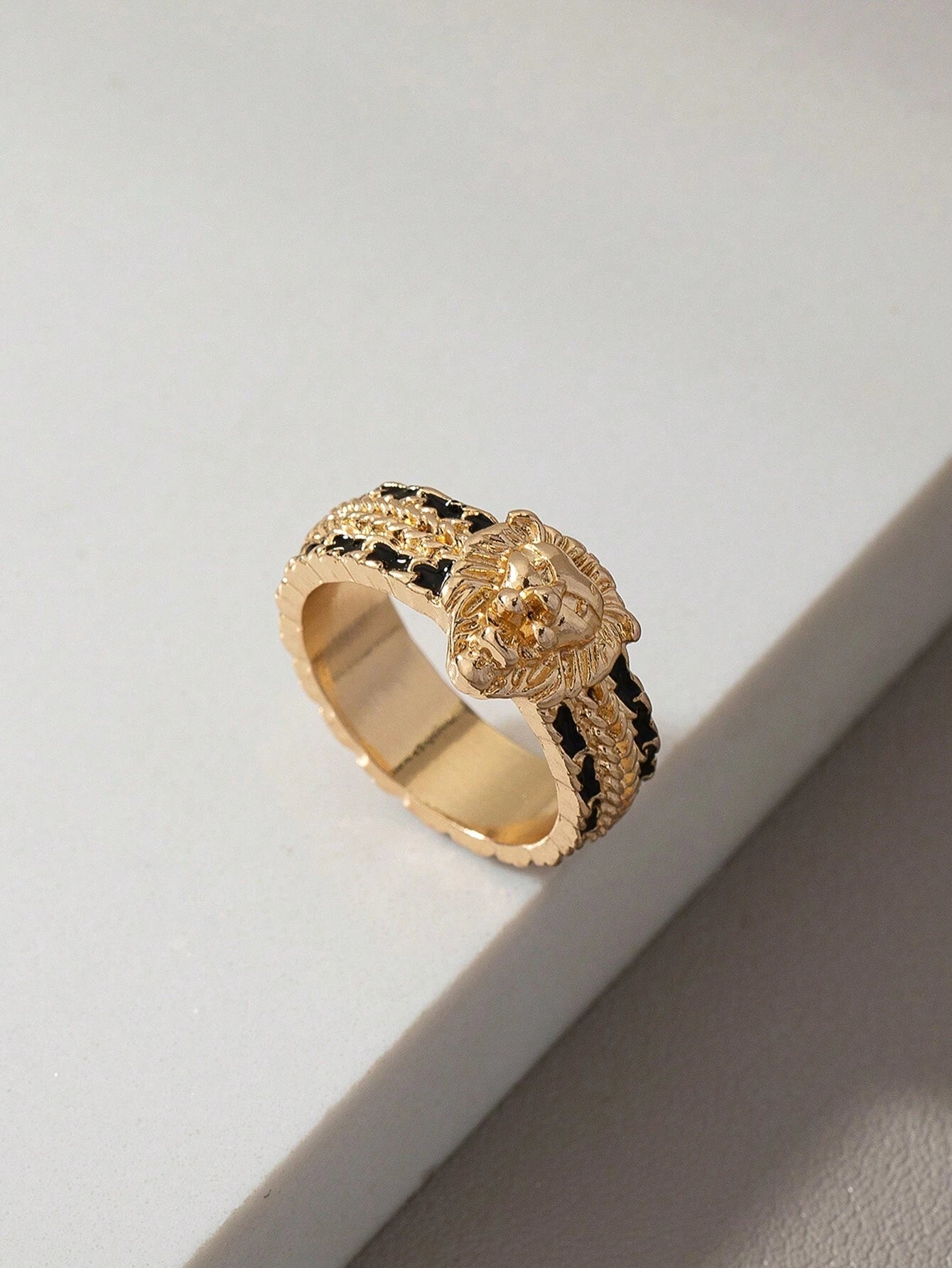 A Lion Head Pattern Retro Light Luxury High-End Men'S Ring