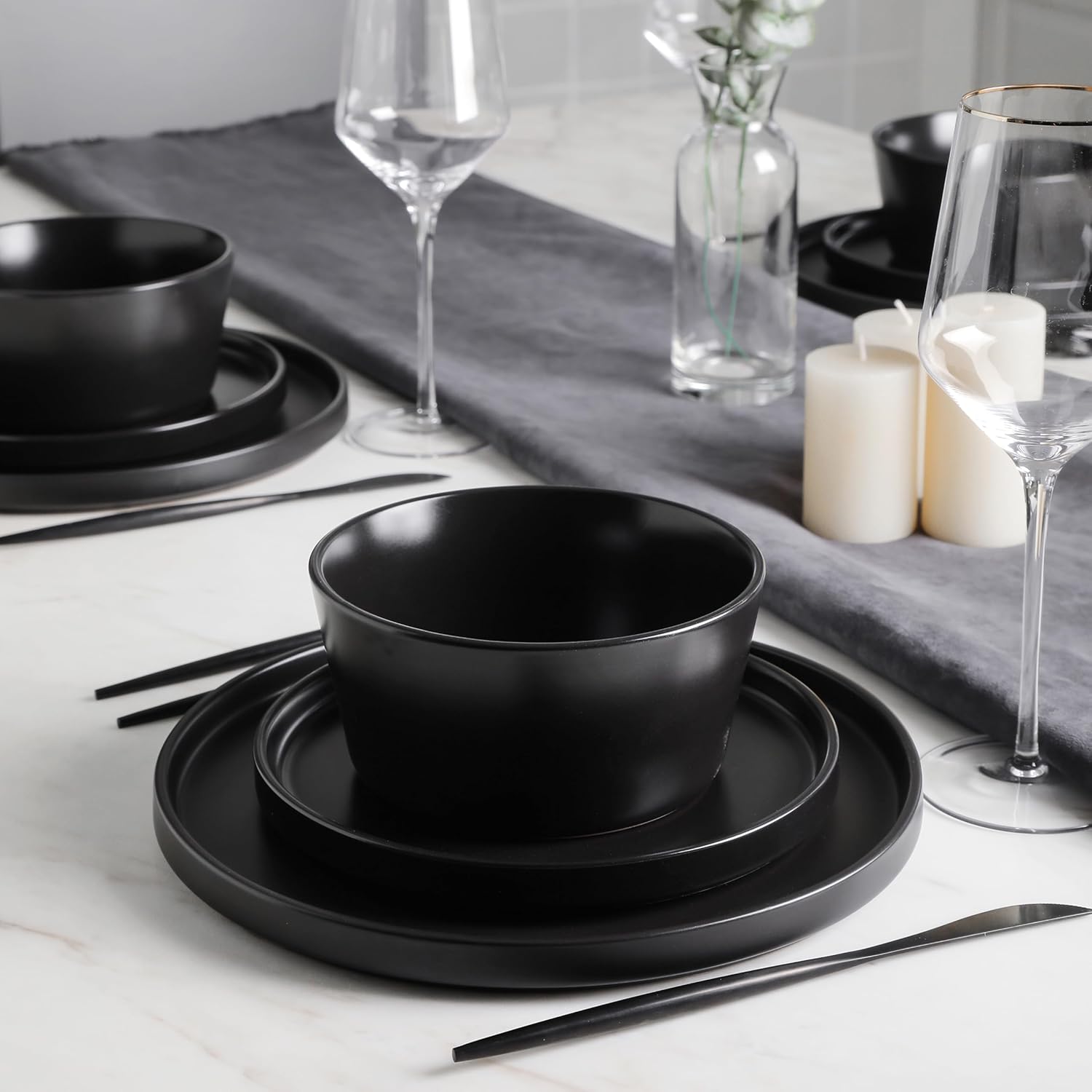Celina Stoneware 16 Piece Dinnerware Set, Plates and Bowls, Black Matte Dish, Service for 4 – Minimalist round Style, Microwave & Dishwasher Safe