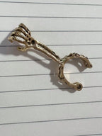 1Pc Personality Skeleton Hand Holding a Cigarette Ring Zinc Alloy Antique Silver