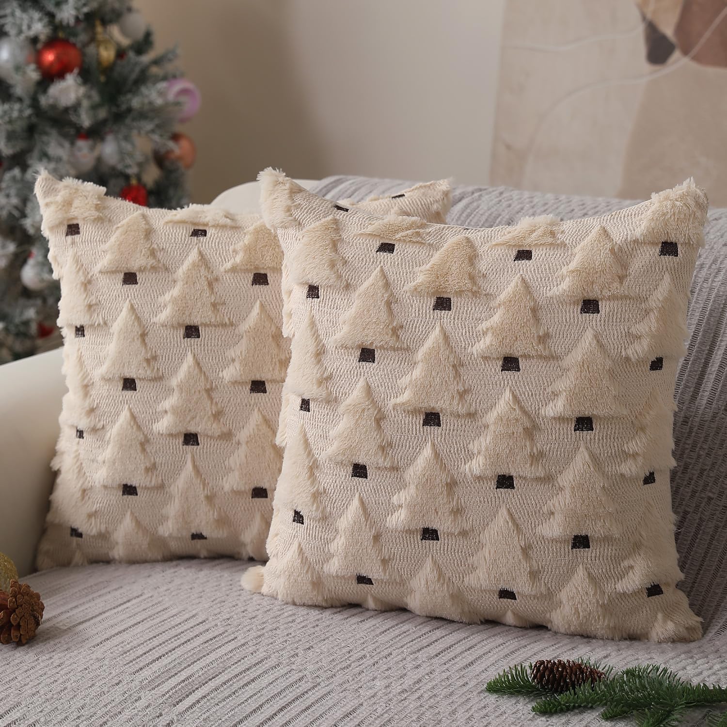 Christmas Pillow Covers 18X18 Inch Set of 2 Xmas Decorations Soft Plush Faux Fur Wool Beige Christmas Tree Throw Pillow Cases Winter Holiday Decor for Sofa Living Room PT-002C18
