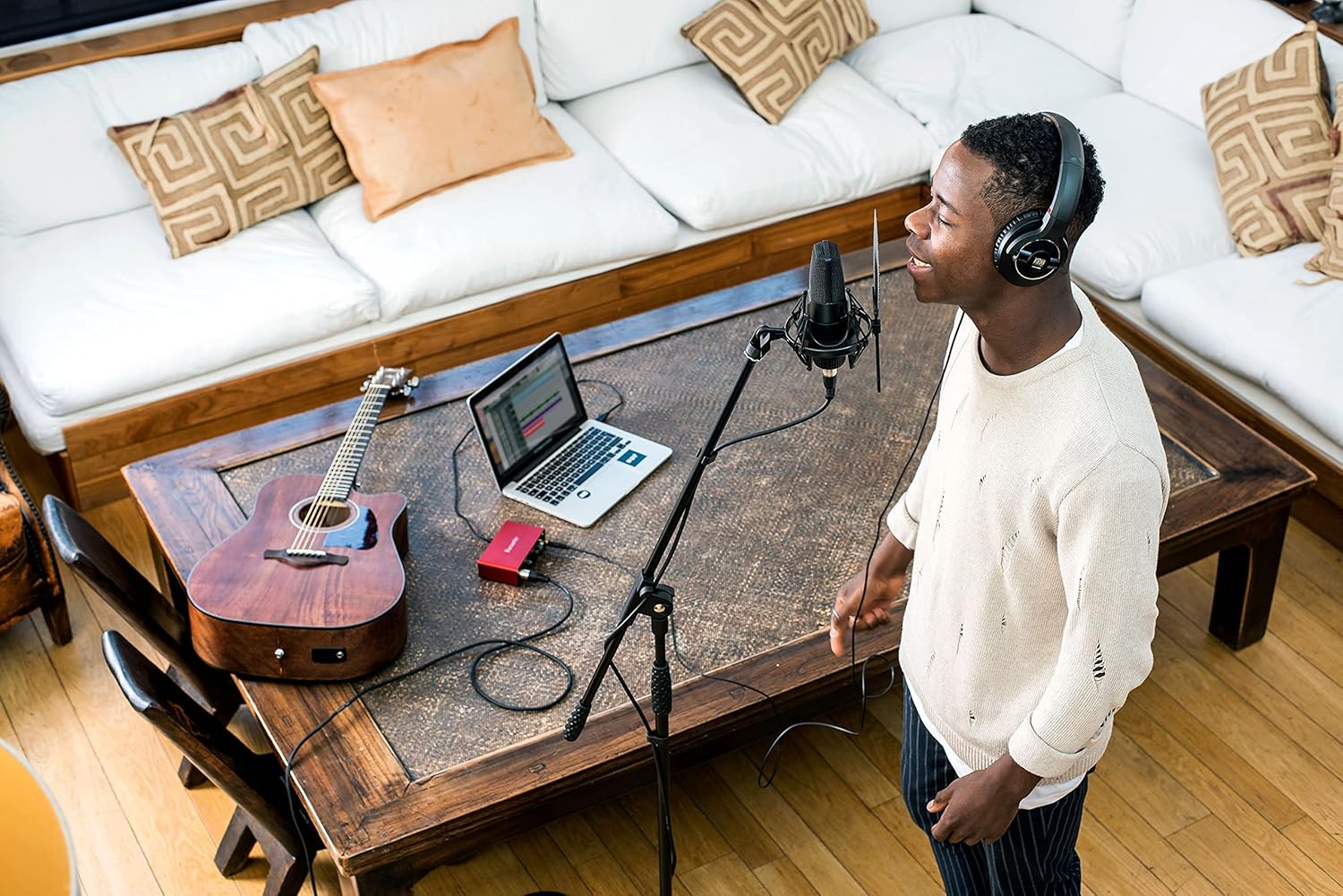 Scarlett Solo 3Rd Gen USB Audio Interface Bundle W/Lyxpro Cardioid Condenser Mic, Shockmount, Pop Filter, XLR Cable, Metal Mic Stand, Studio Headphones &  Creative Software Kit