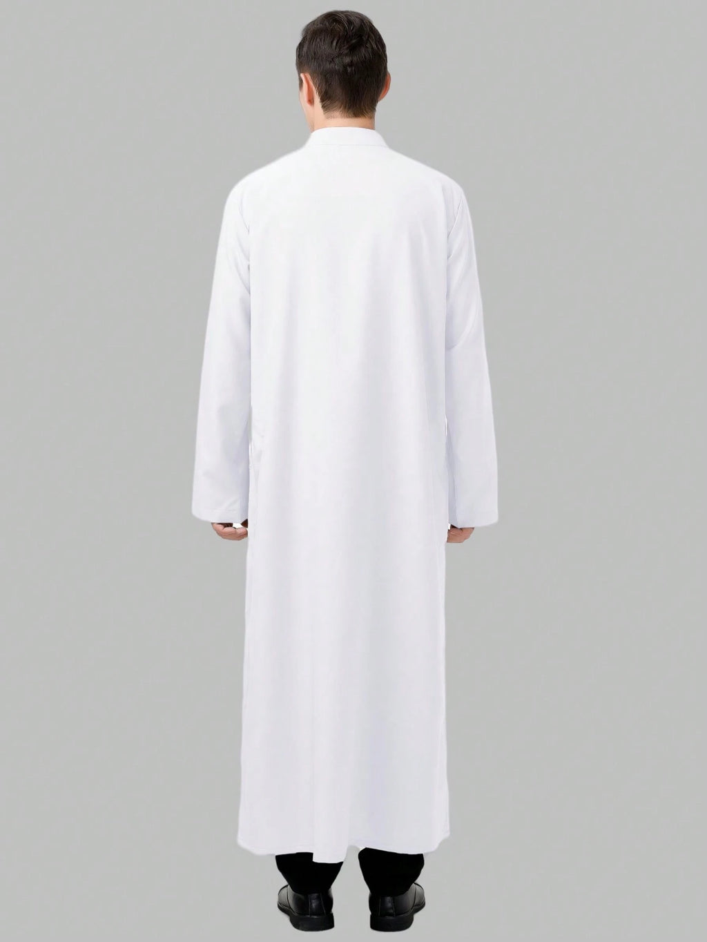 A Solid Color Small Stand up Collar Casual Button up Half Cardigan Muslim Men'S Traditional Worship Robe Clothing