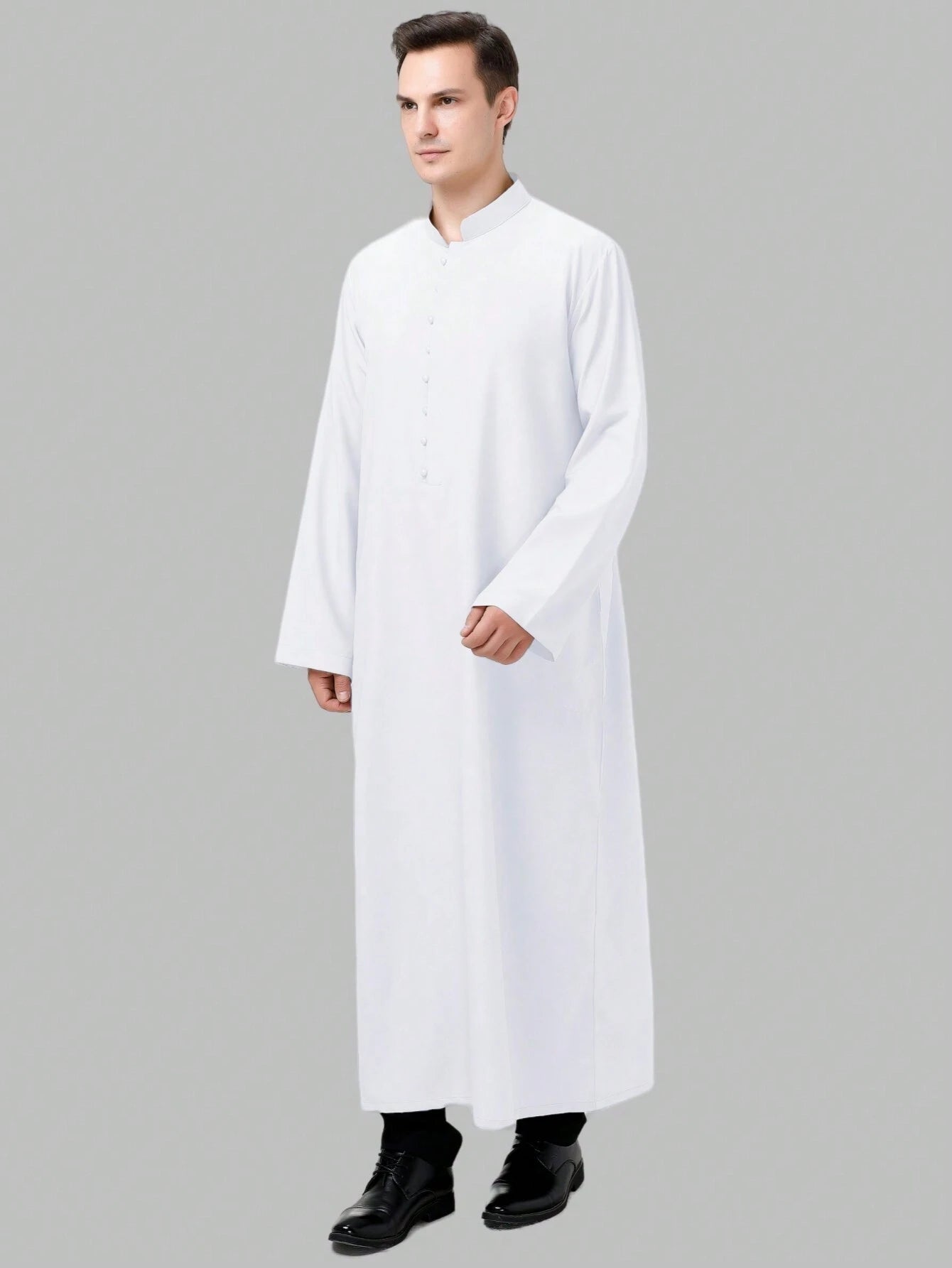 A Solid Color Small Stand up Collar Casual Button up Half Cardigan Muslim Men'S Traditional Worship Robe Clothing