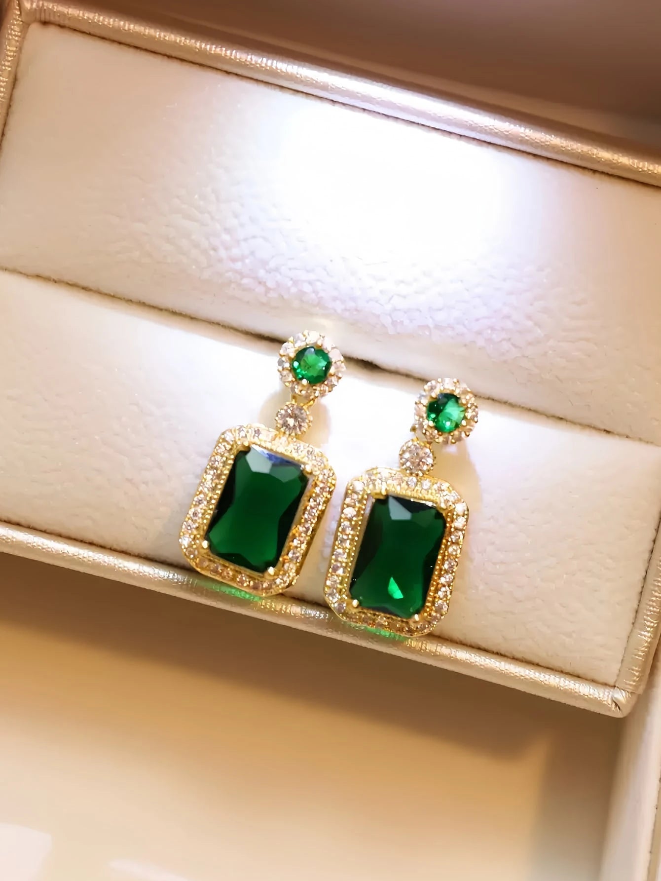 4Pcs Women'S Deluxe Square Shaped Jewelry Set with Rhinestone Decoration, Including 1 Necklace, 2 Earrings and 1 Ring, Suitable for Various Occasions Such as Daily Wear and Parties, Best Gift Choice