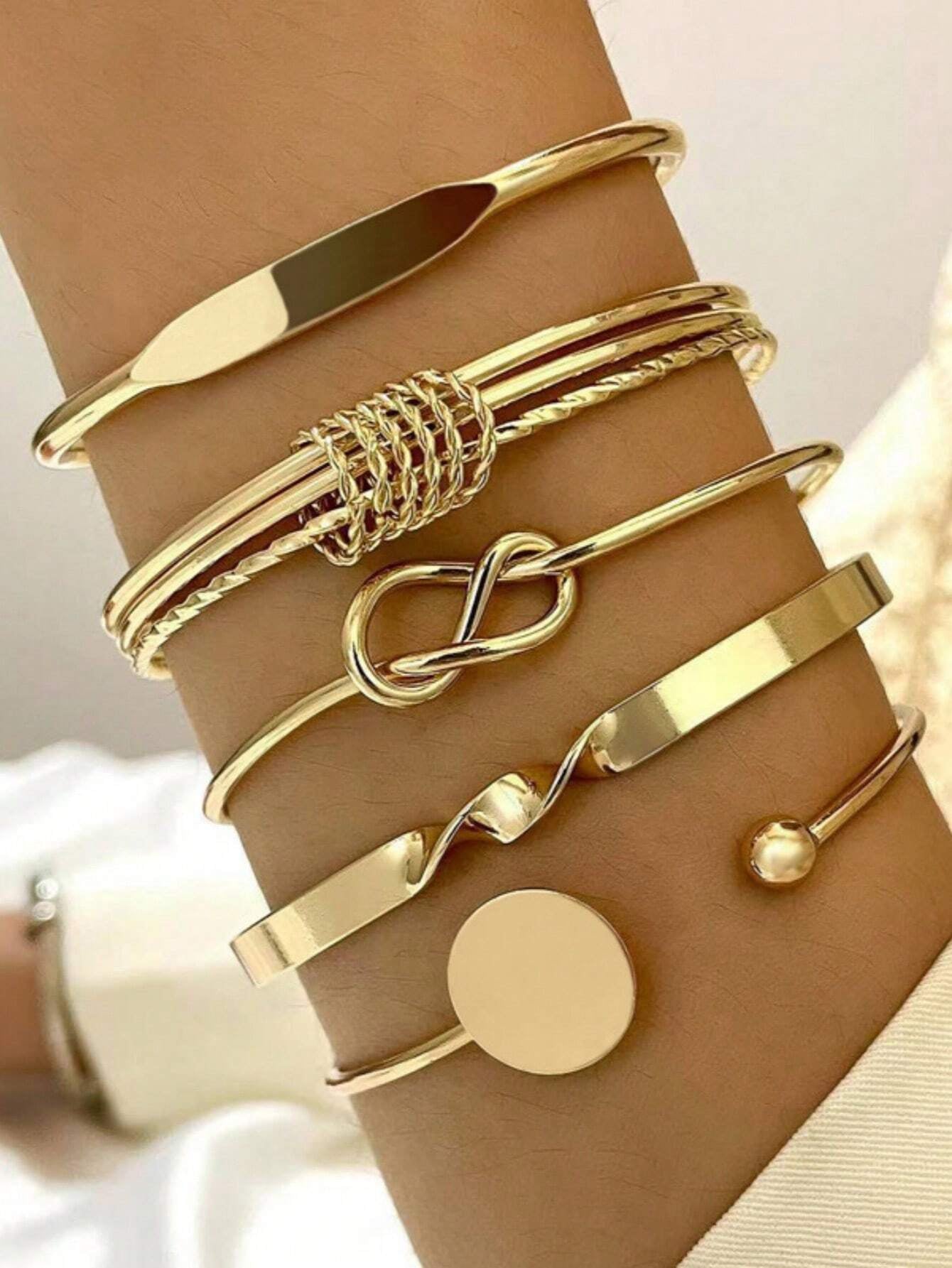 5Pcs/Set Vintage Exaggerated Wide Cuff Bracelet Set, Gold Smooth Asymmetrical Bangle and Bracelets, Suitable Gift for Girlfriends and Friends