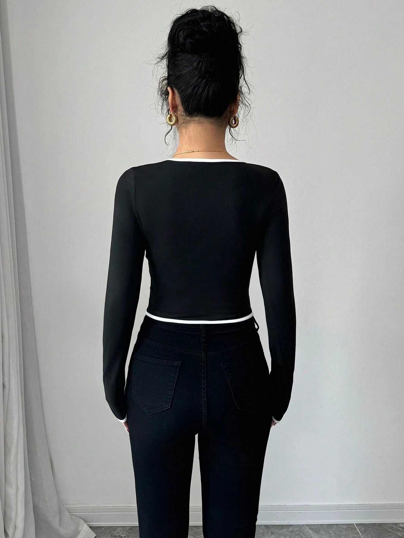 Elenzga Women'S Black & White Color Block Decorative Button Fitted T-Shirt, Elegant & Fashionable Fall Cloth for Women