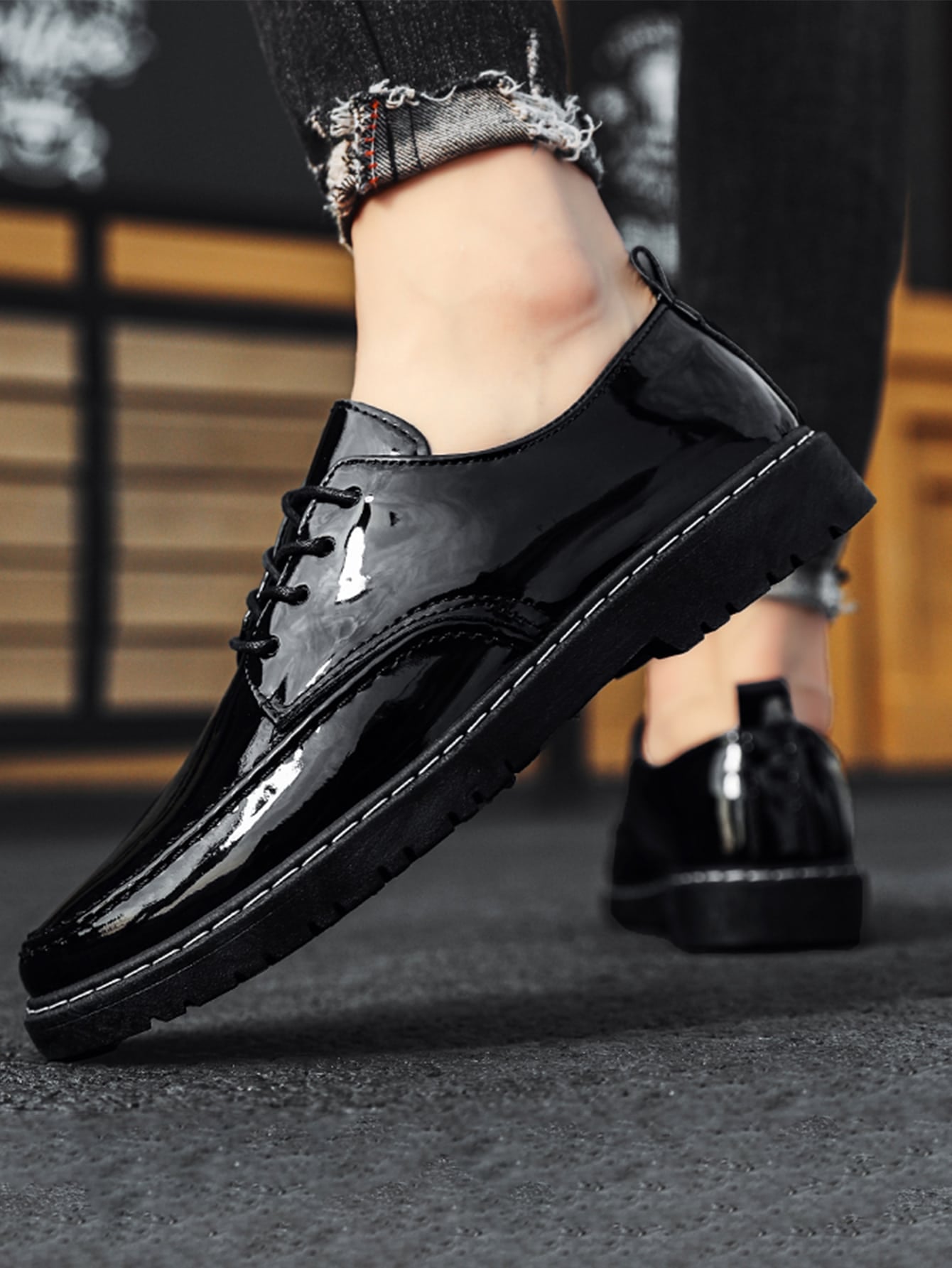 Men Stitch Detail Lace-Up Front Oxford Shoes